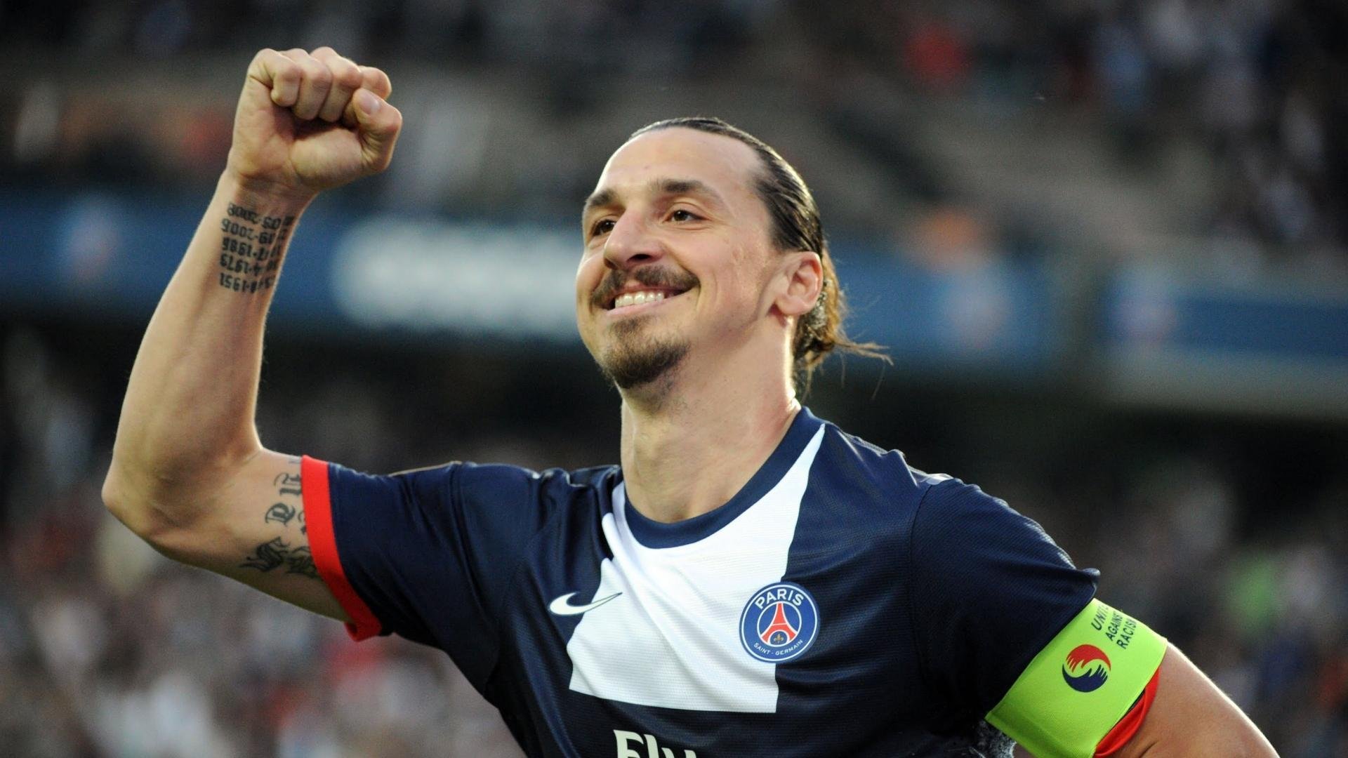 国内足球产业链“人才+设备+场馆”融合发展格局形成，足球产业主要经营内容