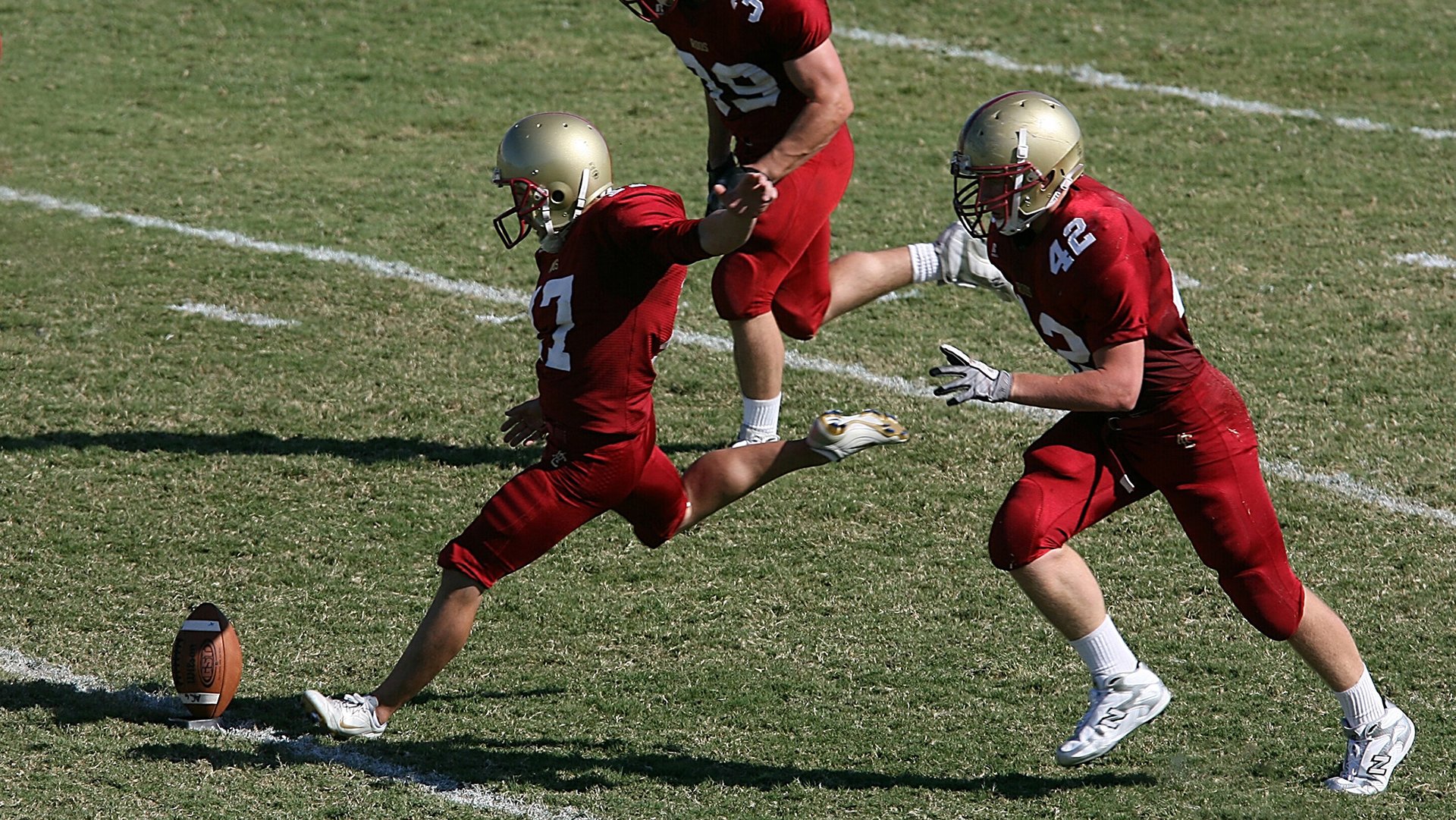 开云综合服务-德甲：拜仁在退赛中小胜多特，积分榜领先优势扩大，德甲拜仁几连冠
