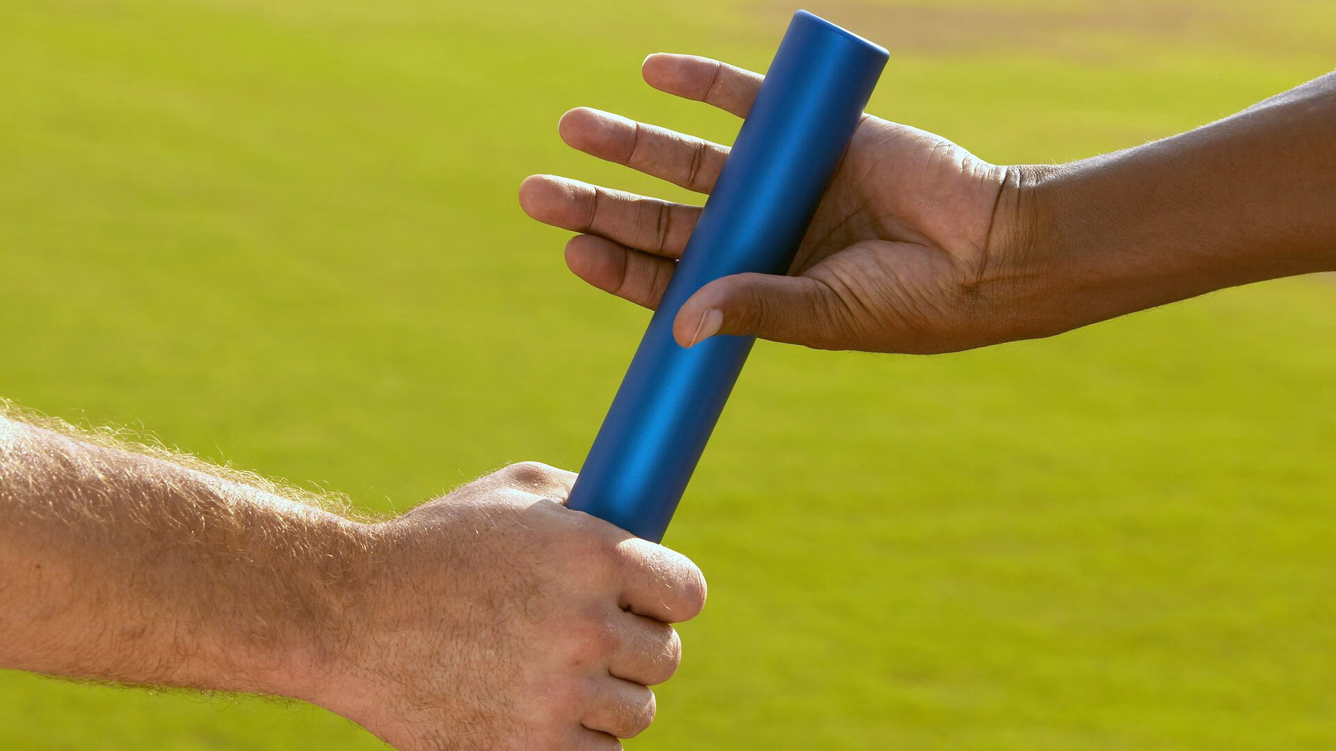 比利时骑手多米安·米歇尔斯在2024年巴黎奥运会盛装舞步比赛中获得第六名，展现坚韧精神。